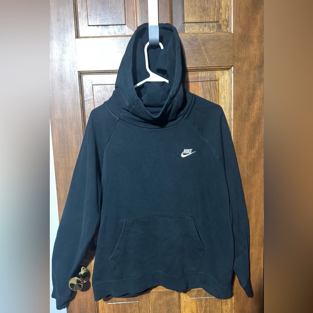 Nike Women’s Black Pullover Hoodie